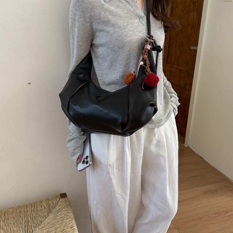 Women's messenger bag large capacity high-end dumpling bag women's new fashion versatile splicing messenger bag croissant bag