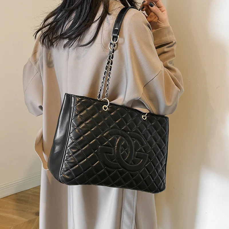 Bolso de mano con letras 2025, bolso con correa de cadena de moda para mujer, bolso de hombro espacioso, bolso cruzado con estampado de logotipo, bolso de gran tamaño ​