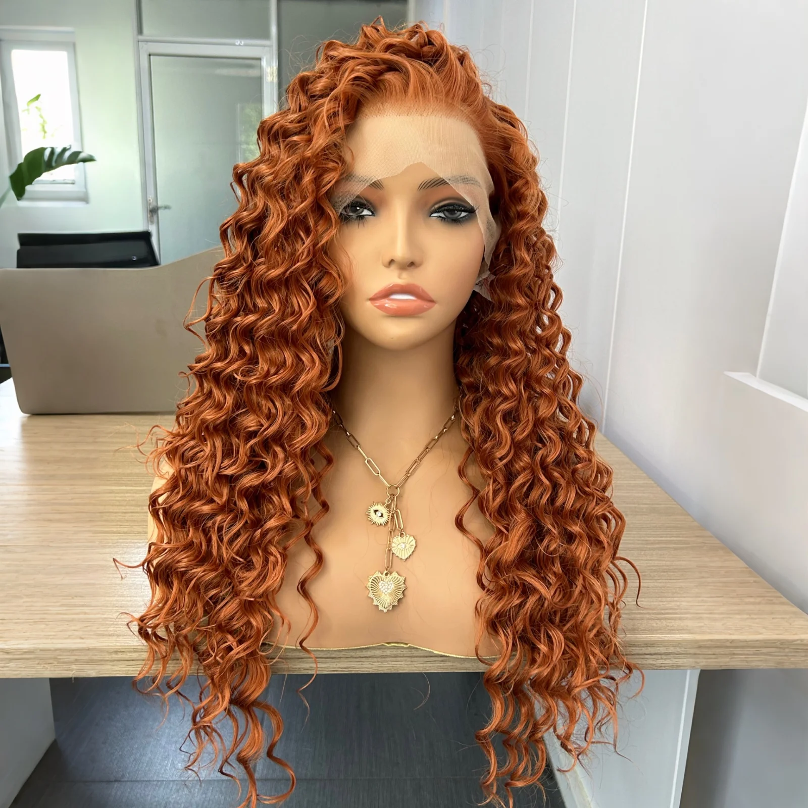 ディープウェーブカーリー13x4レースフロントウィッグ 女性用 フリーパート ジンジャーブラウン ロングカーリー 合成繊維 グルーレス デイリー パーティー コスプレウィッグ