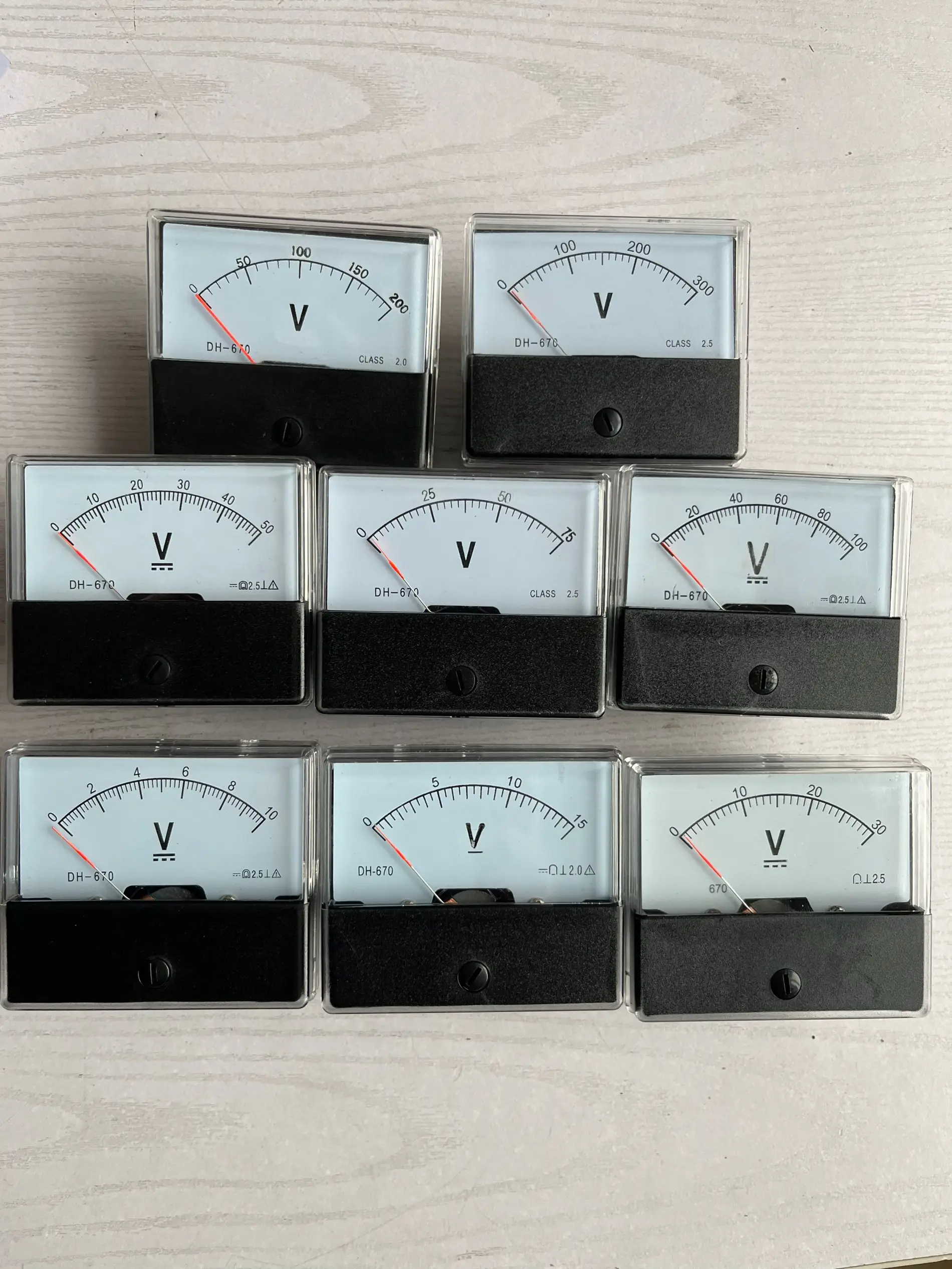 DH-670 Dh670 Op-670 Dc 10V/15V/30V/50V/75V/100V/200V/300V Analoog Paneel Voltmeter Aanwijzer Type Meter