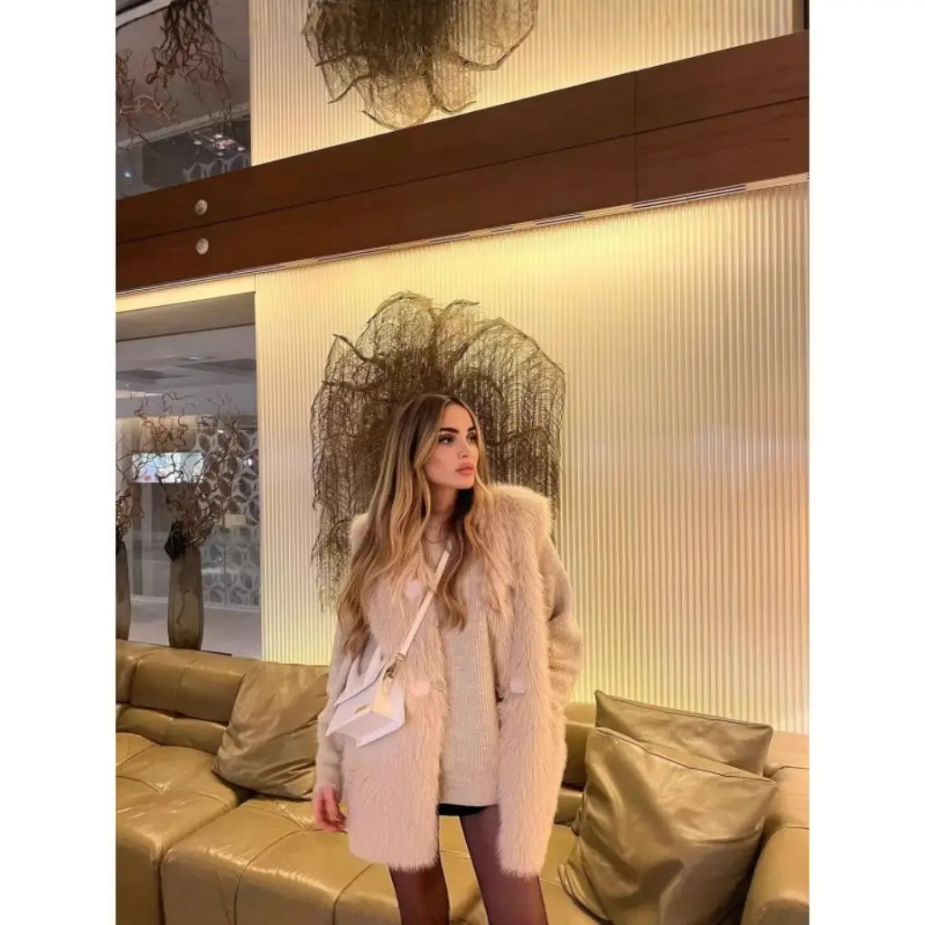 

Fashionable Artificial Fur Warm Vest Wholesale Women's Clothing European Style New Arrival From Manufacturer Stock