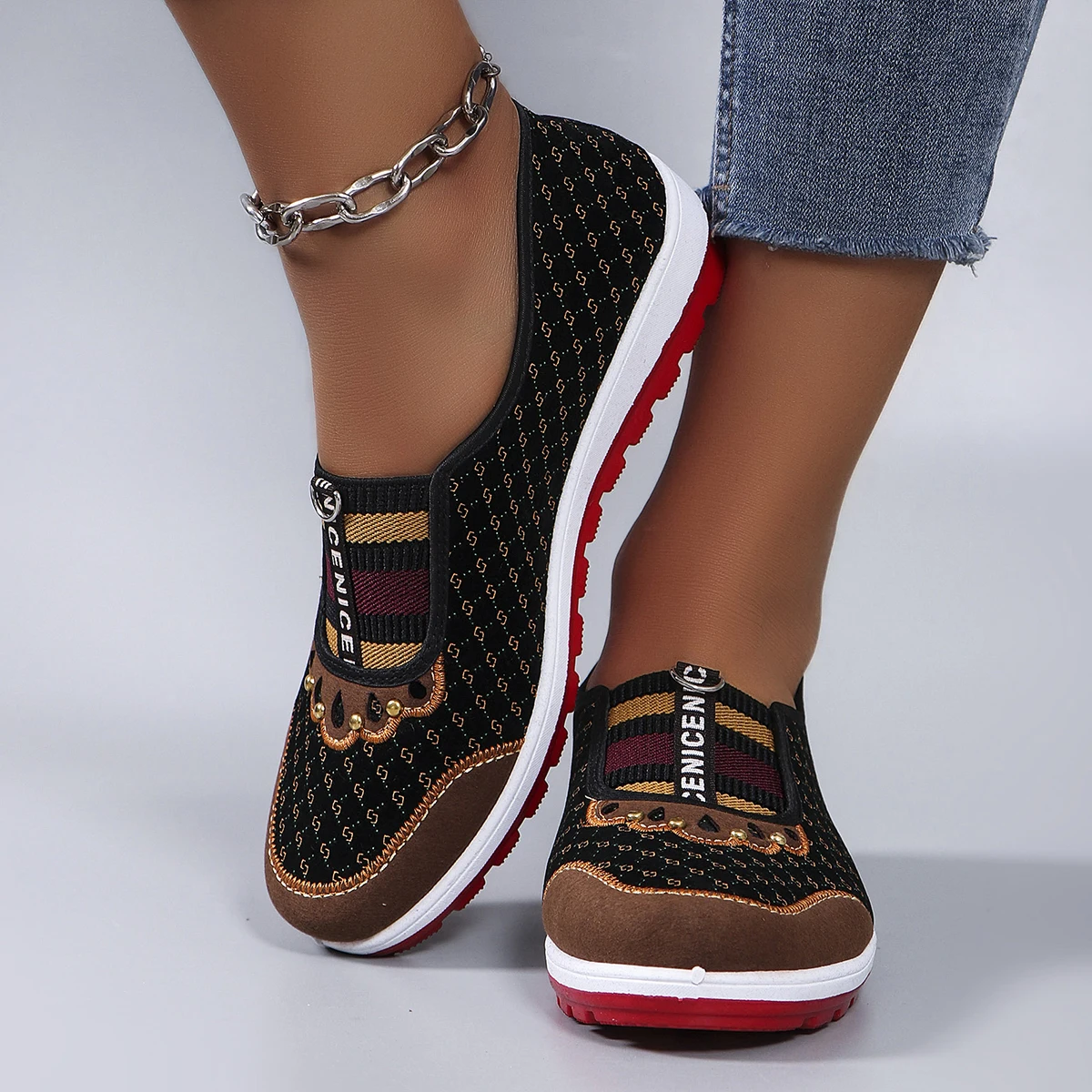 Spring new women\'s sports shoes, fashionable, breathable, lightweight, non-slip, wear-resistant, casual sports shoes, flat shoes