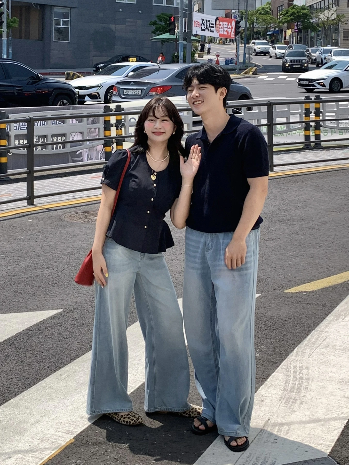 

Свободный крой с высокой талией, корейские женские джинсы больших размеров, прямые брюки, летние утягивающие джинсовые брюки, повседневные джинсы