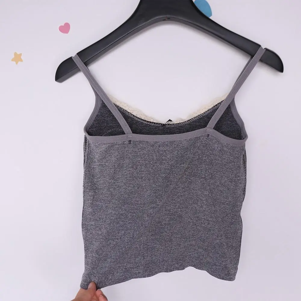 Elastyczne topy na ramiączkach z kokardą i wkładkami w biuście, dopasowane, krótkie, dzianinowe bluzki typu tank top dla kobiet w stylu Y2K.