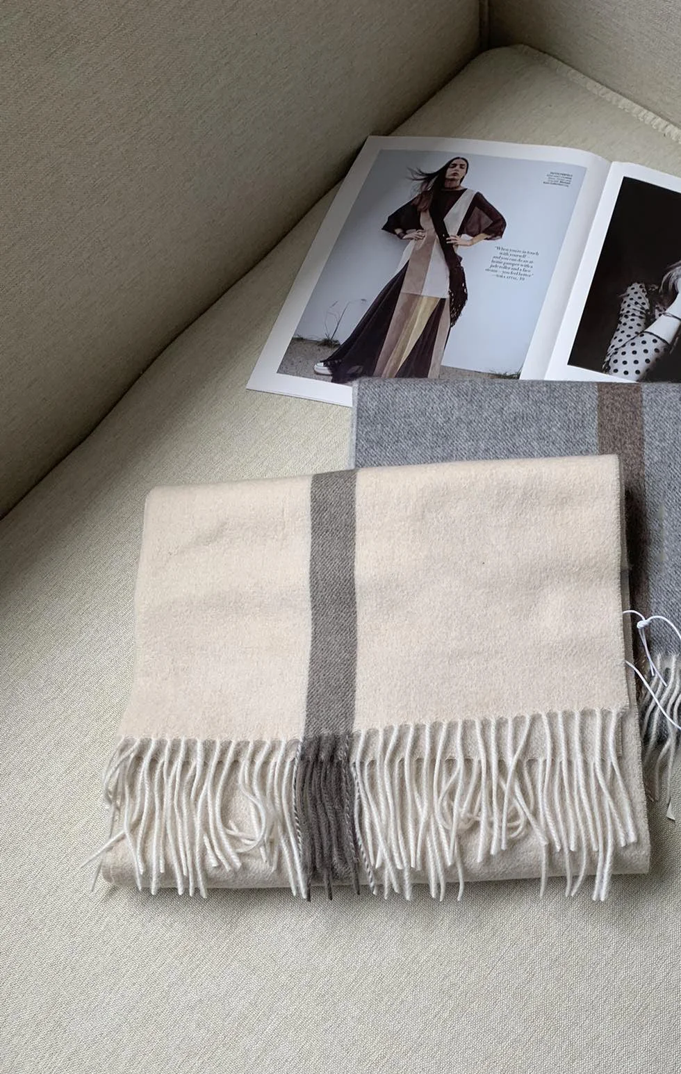 Ladies' Scarf 2024 Autumn Winter New 100% Cashmere Embroidered Tassel Casual Fashionable Shawl