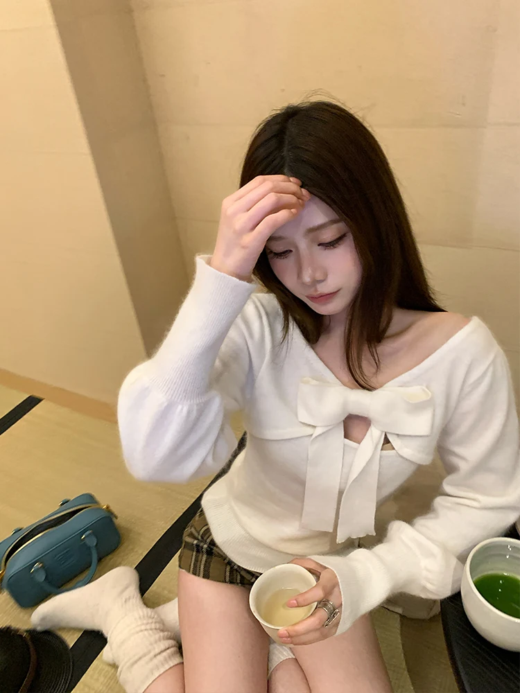 

Mischief of Cookie Knot Rabbit Fce Sweater Two-Way Wear Sweet Sle Long Sve Wool Blend Women's Knitwear