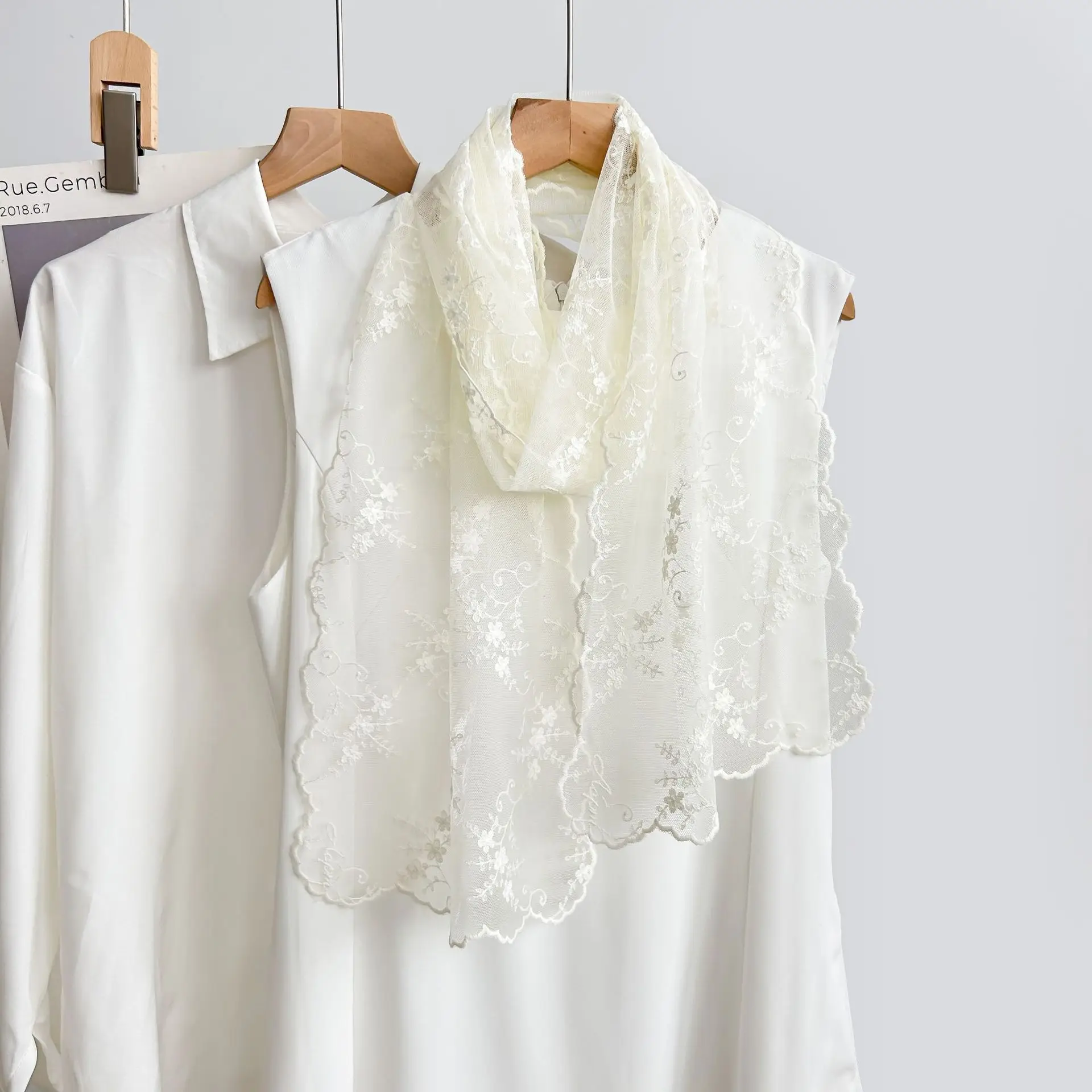 VREOVOR ربيع جديد صباح لطيف الدانتيل المطرزة الغزل المرأة الكورية Ins الحلو وشاح حريري عقال موضة الاتجاه