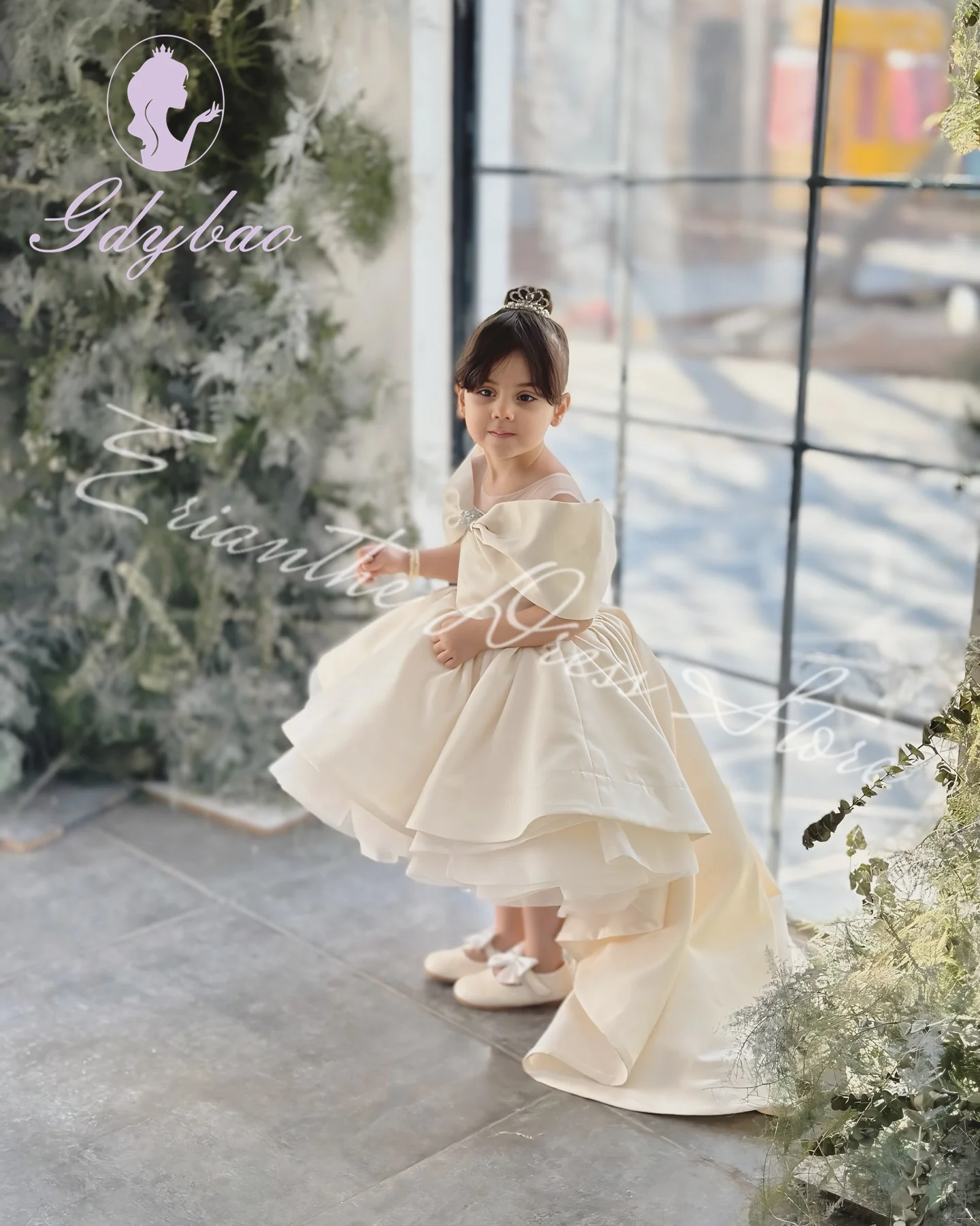 ชุดเดรสเด็กผู้หญิงสีงาช้างสำหรับงานแต่งงาน ผ้าซาตินทูลล์แบบพอง ไหล่เฉียง สไตล์เจ้าหญิง สำหรับงานวันเกิด งานรับศีลมหาสนิท หรืองานเลี้ยง