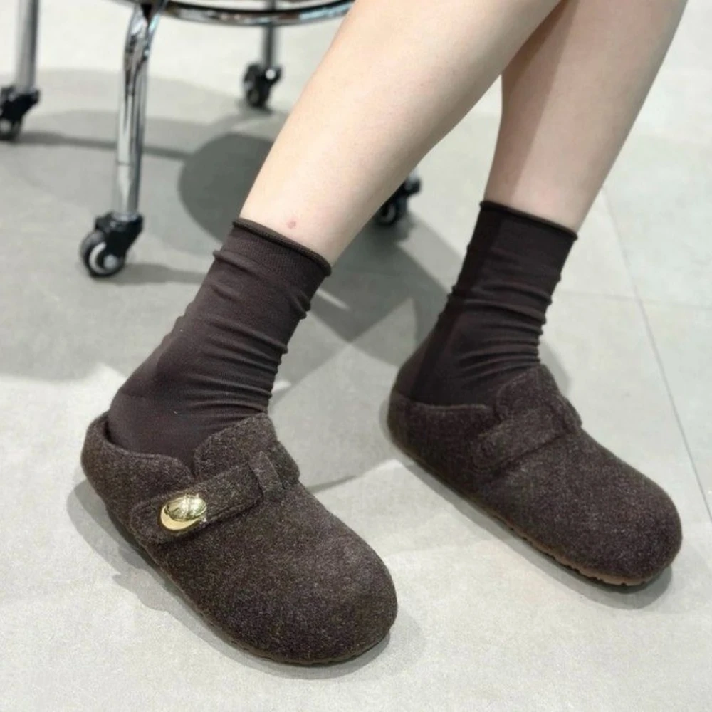 المتسكعون البغال للنساء 2026 حذاء مسطح الإناث السيدات النعال Pantofle غطاء تو جديد لينة الشرائح حذاء مسطح الإناث السيدات