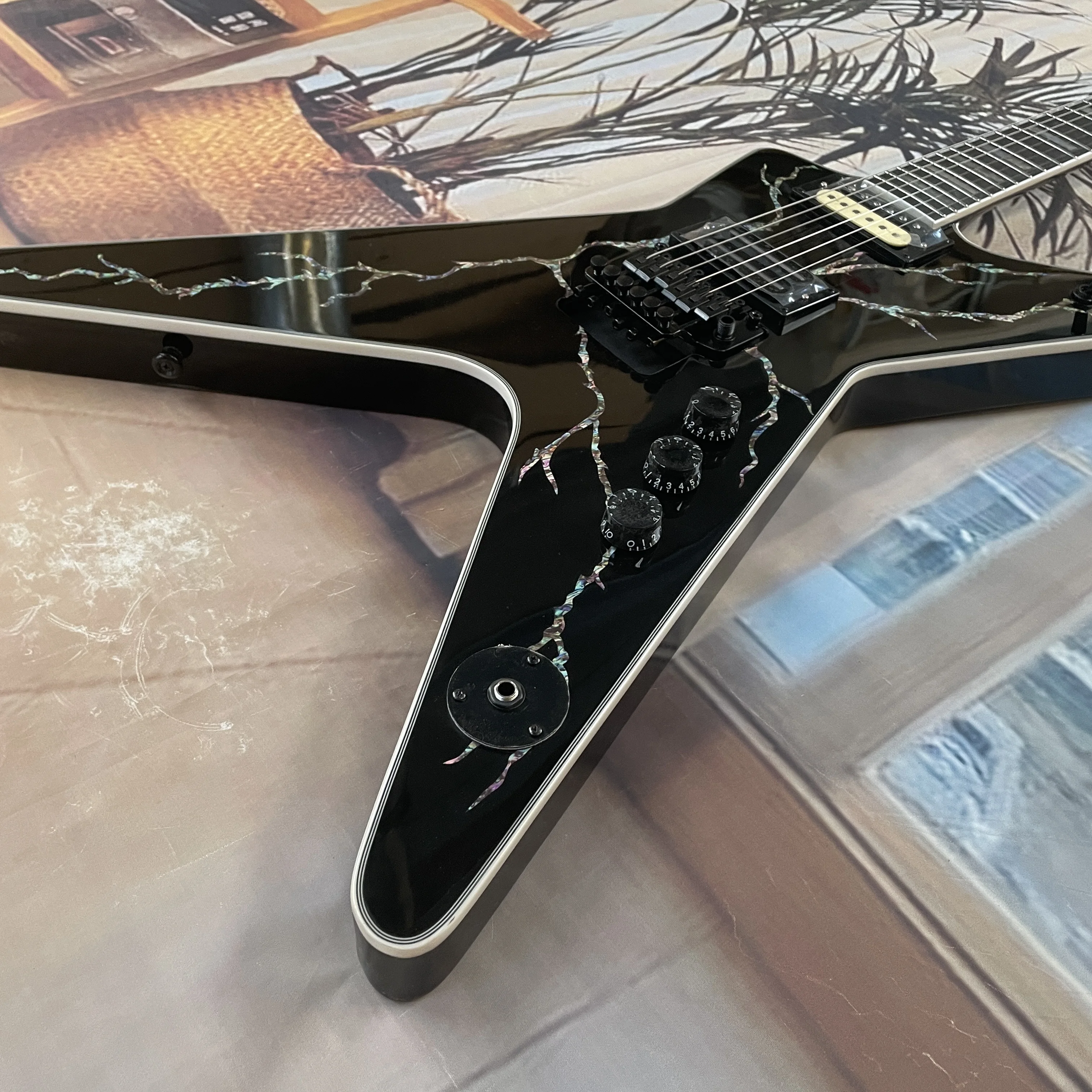 6-string black lightningshaped electric guitar with high-gain ickups double-locking systemguitars,suitable for beginnersguitarra view 5