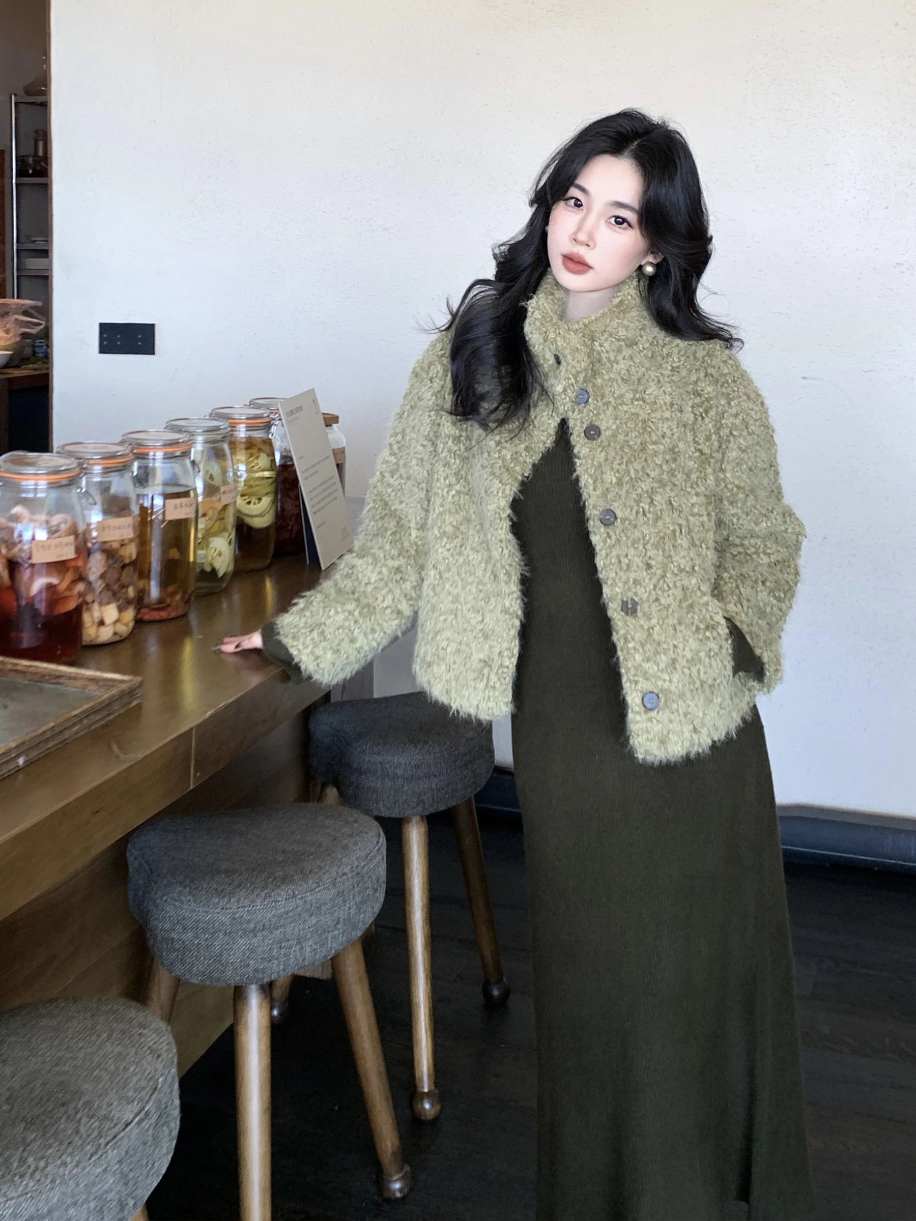 Manteau en cuir et fourrure intégrés, boutonné, en fourrure d'agneau, élégant et polyvalent, à manches longues, pour femme