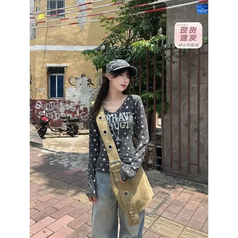 アメリカンレトロスパイシーガールシックな個性スターフルプリントデザイン長袖Tシャツ秋の新作VネックアウターY2kトップ