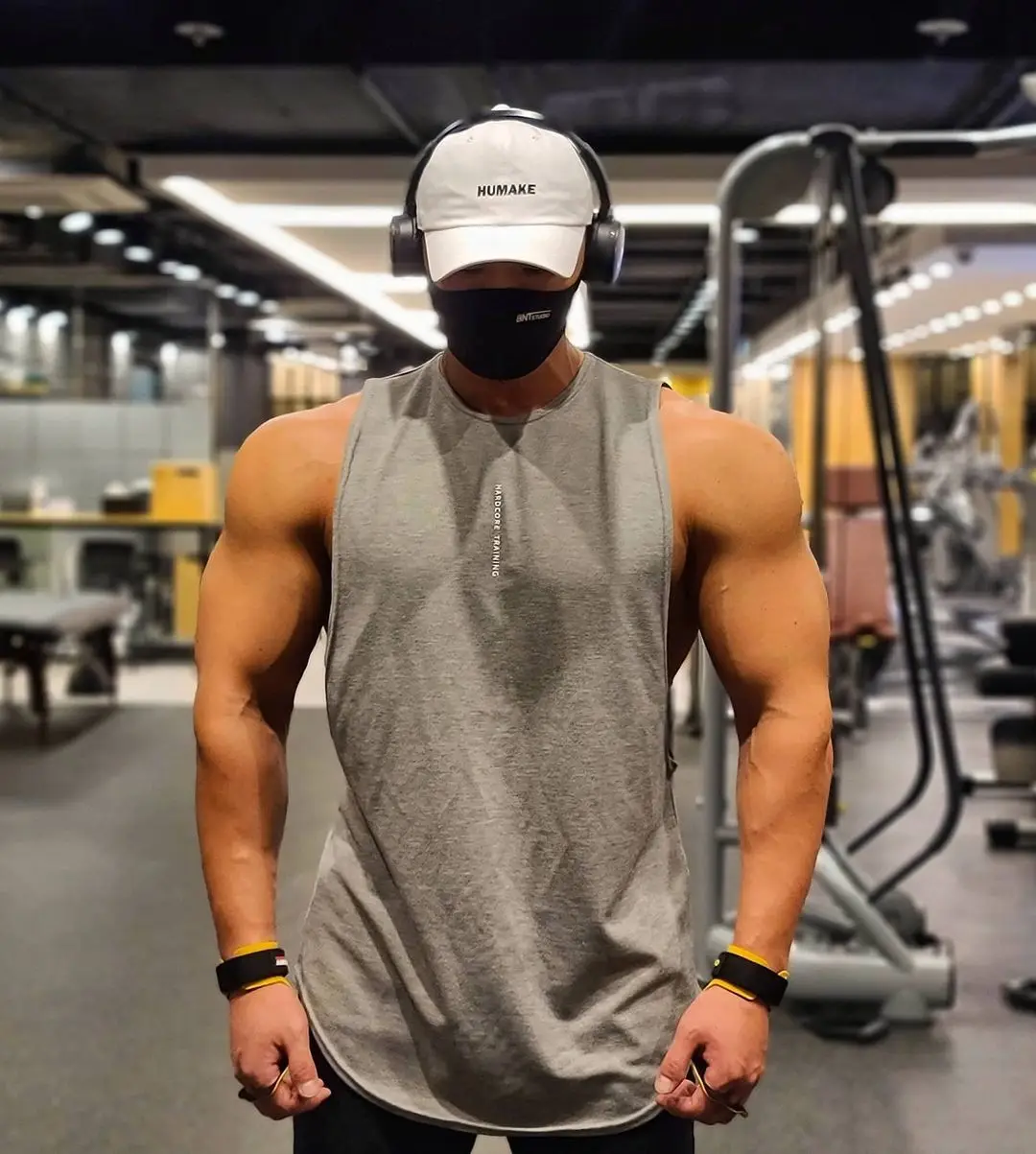 

New style Running and Fitness room Muscle Tank Top for Men Sleeveless Tops O-collar waistcoat Training Bodybuilding Vests