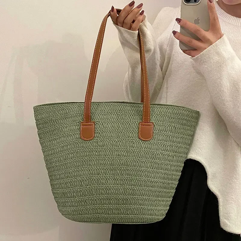 Grass Woven Bag for Women with Large Capacity Vacation Beach Grass Woven Vegetable Basket Commuting Tote Bucket Bag