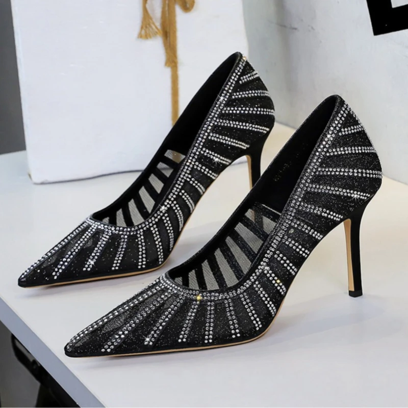 

Luxury Rhinestones Design Sexy High Heels Women Mesh Breathable Designer Pumps for Ladies Fashion Party Pointed Toe Evening Shoe