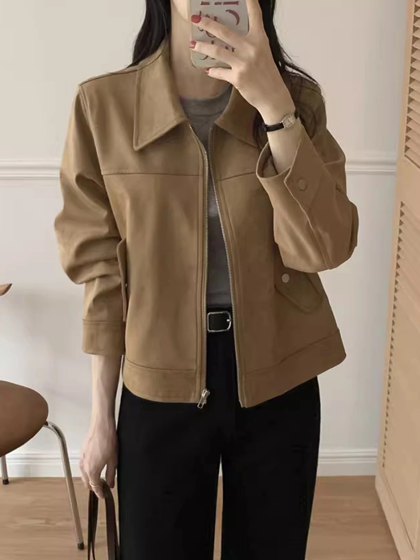 

Ретро-мотоциклетная замшевая куртка женская, новая модель для ранней весны, свободного кроя, универсальная, с коротким рукавом, на молнии, стандартной длины, для повседневной носки