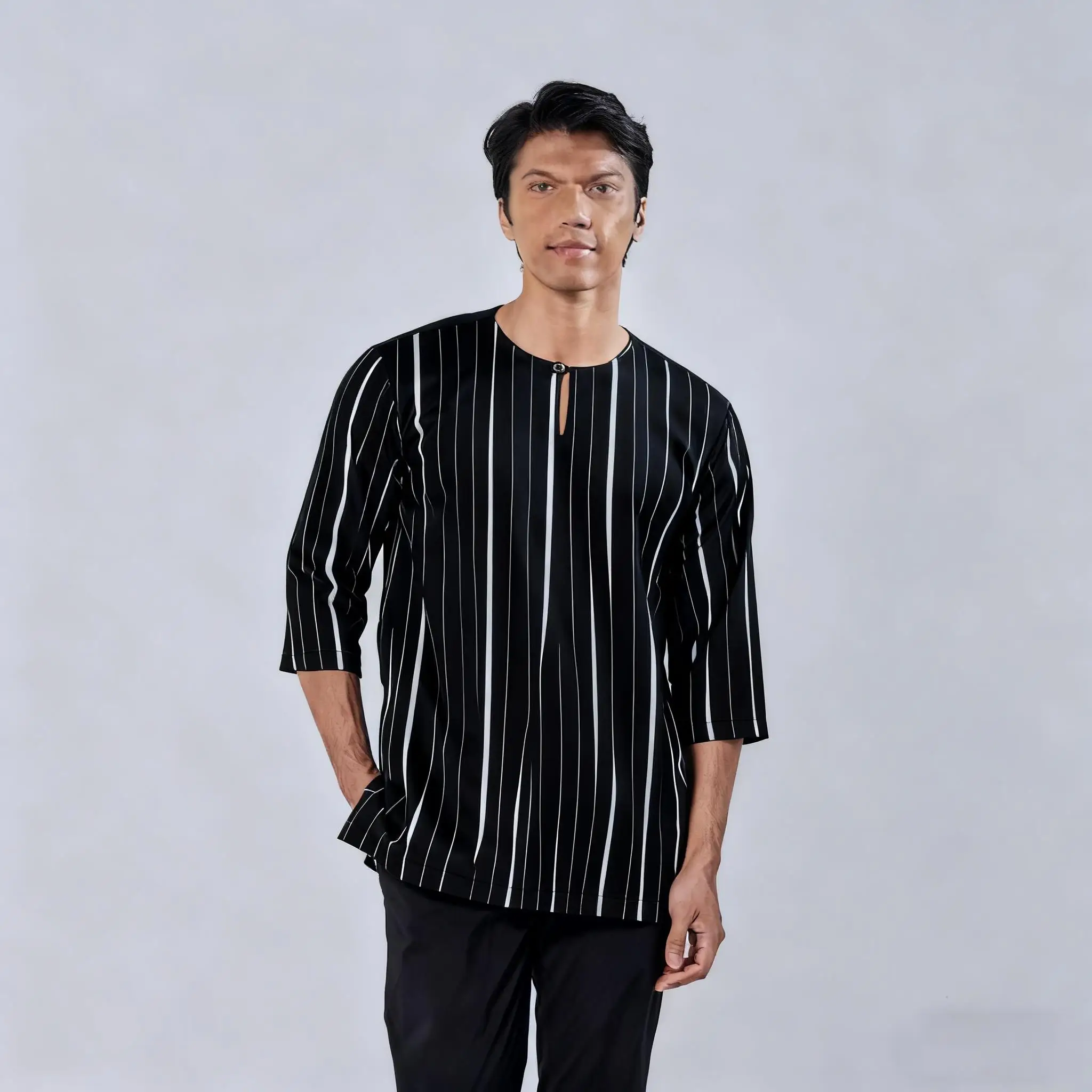 

Мусульманская мужская исламская арабская футболка Абая с этническим принтом 2026, воротник-стойка, молодежное роскошное пальто, повседневная модная одежда с короткими рукавами