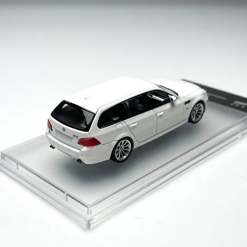 KING MODEL Diecast 1/64 Maßstab BMW M5 E60 E61 Blechauto Modell Legierung BMW M5 E60 E61 Spielzeugauto Modell Sammlung und Ausstellungsartikel