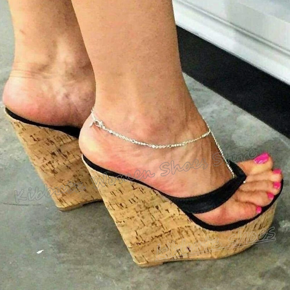

Деревянные тапочки на каблуке с зажимом на платформе, разноцветные модные новые пикантные новые лаконичные летние пляжные женские туфли на танкетке, кожаная обувь
