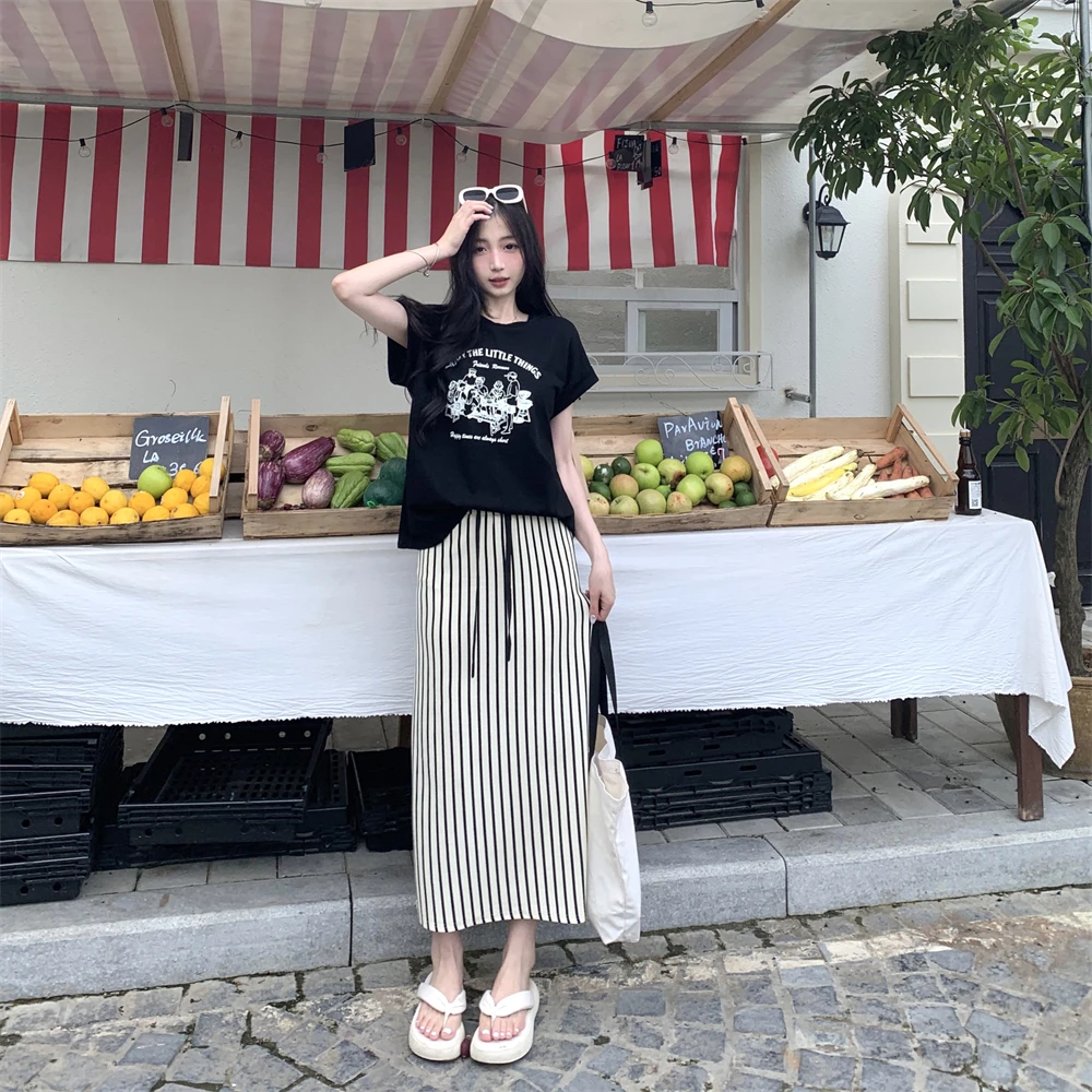 

Slimming Effect Bla Striped ort Sve T-irt And f Skirt Set for Women oulder Width Stand Faionable Summer Ou...