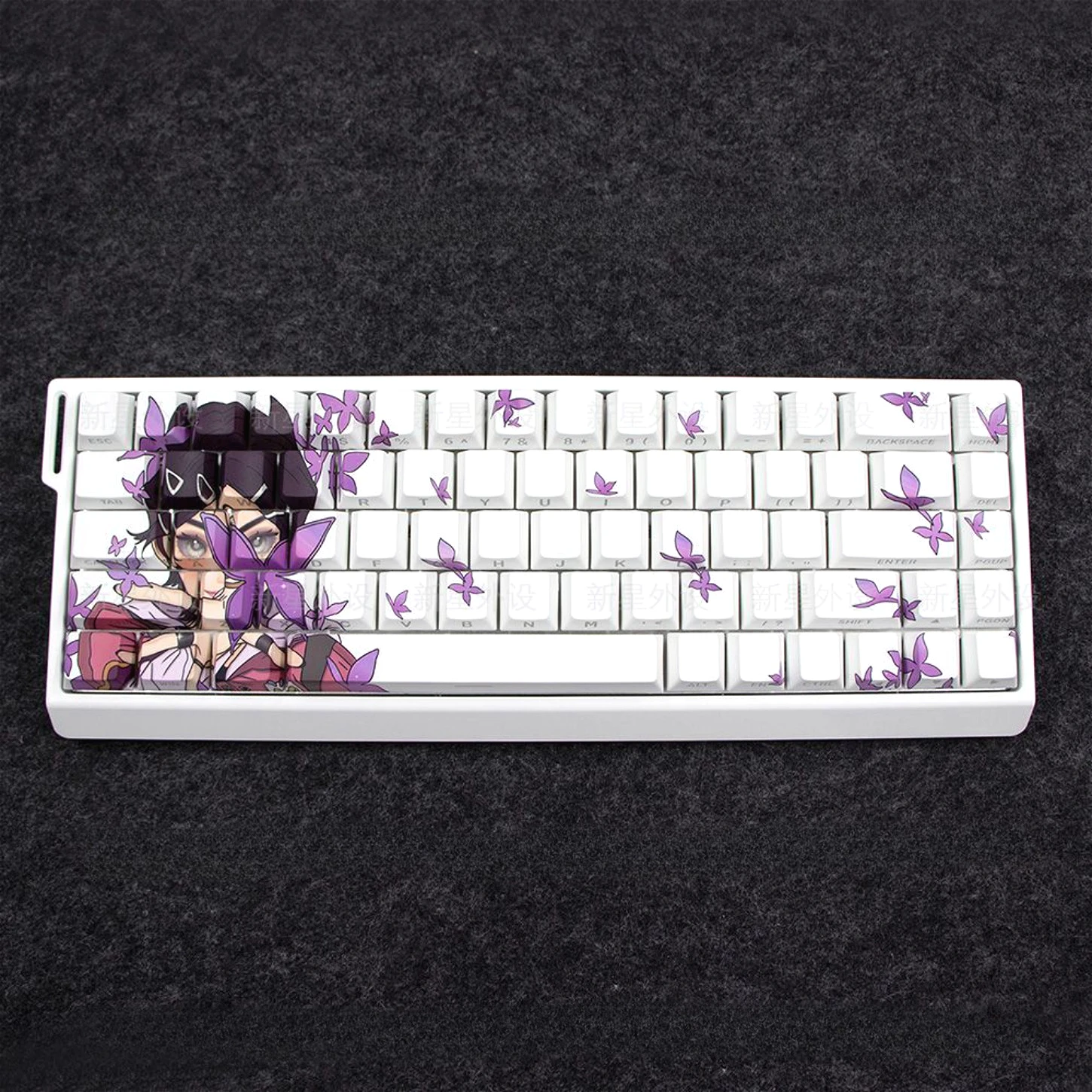 

Twilight Butterfly CLOVE Device Keyboard Key Ring, Anime Animation Side Carved Translucent Key Cap Set, PBT, Cherry Cap