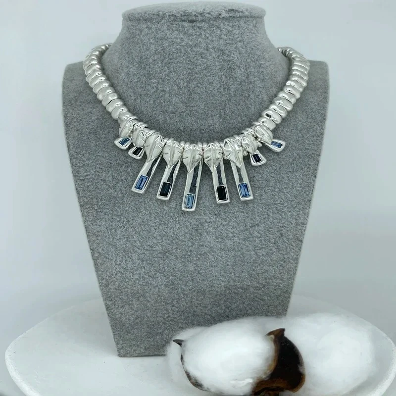 

Очаровательное ожерелье в стиле ретро, двухцветное ожерелье с кристаллами и листьями, цепочка на ключицу, женские аксессуары, подарки на вечеринку для друзей