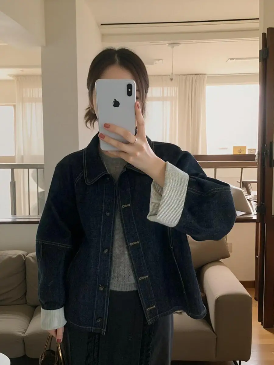 Retro Hong Kong Style Loose Fit Women's Denim Jacket Versatile Slimming Design Autumn New Arrival  Collar Button Closure