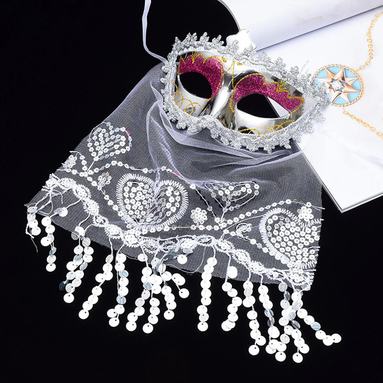 

4Pcs Lace Masquerade Masks Lightweight Comfortable Carnival Party Mysterious Veil Belly Dance Cosplay Performance Masks