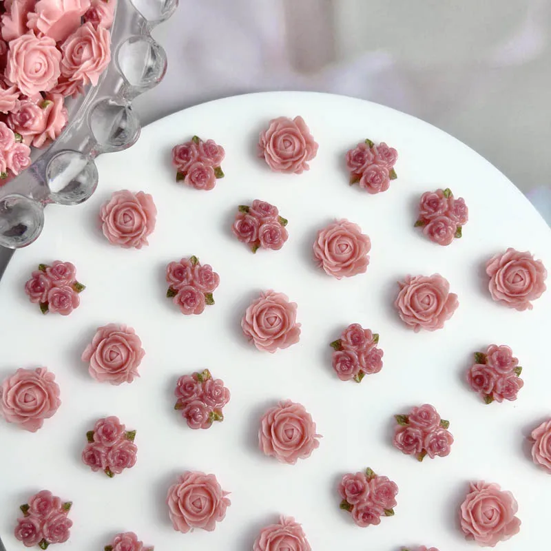 50pcs 무작위 혼합 수지 네일 매력 장미 꽃 네일 아트 장식 액세서리 매니큐어 DIY 공예
