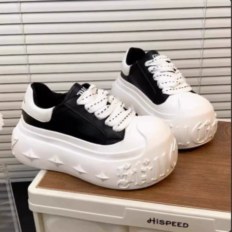 Damen-Freizeitsportschuhe, bestickt, atmungsaktiv, höhenverstärkende Sneaker, neue Mode, bequem, rutschfest, Damenschuhe