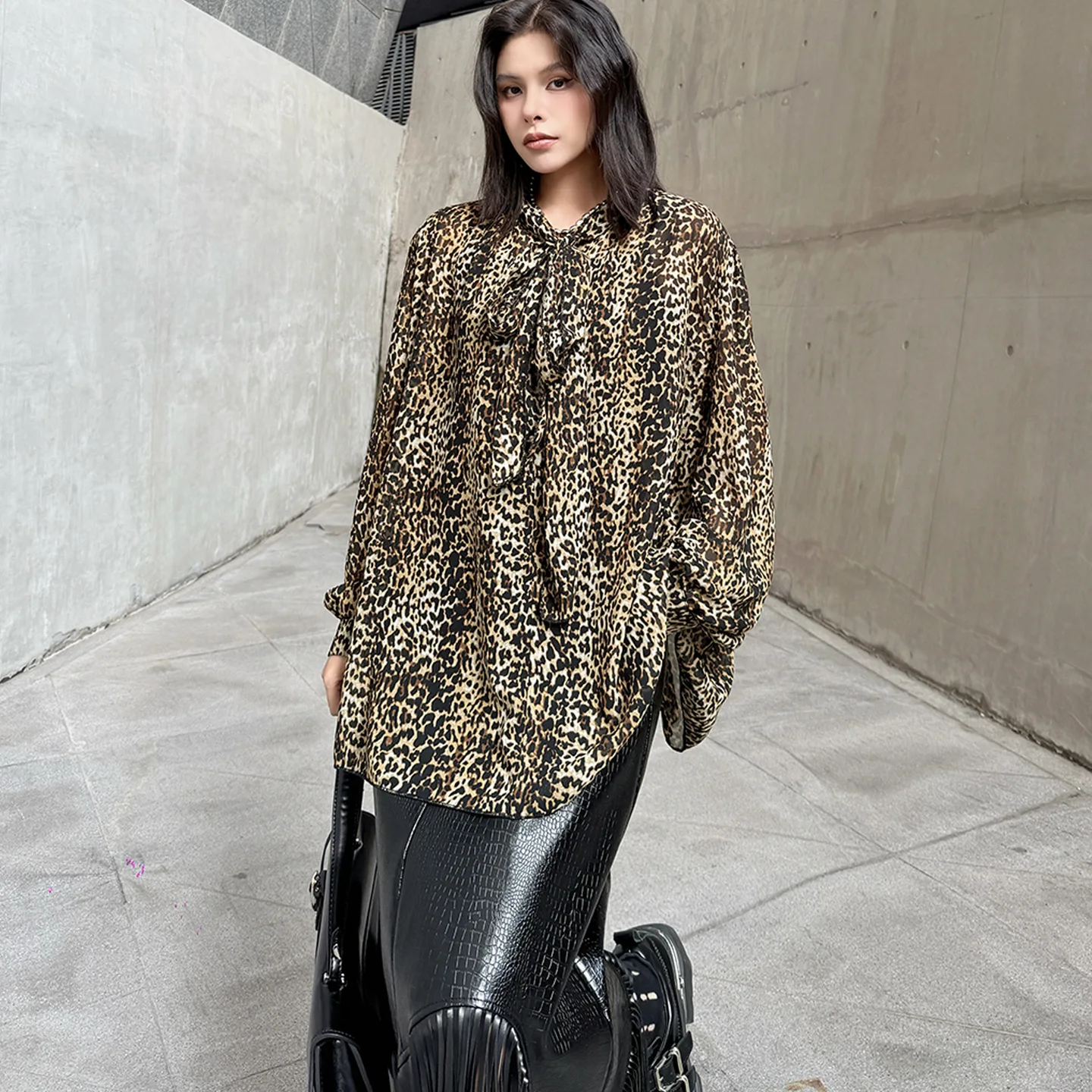 

Женская свободная рубашка с длинными рукавами и леопардовым принтом в стиле ретро, ​​весенняя новинка, уличная мода, универсальная повседневная рубашка китайского происхождения