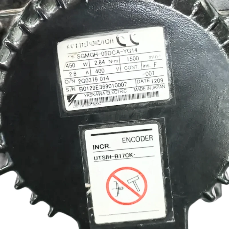 

Новый серводвигатель Yaskawa SGMGH-05DCA-YG14, гарантия 1 год