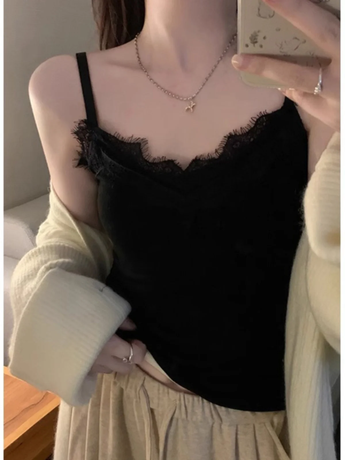 Women's Lace Overlay Tank Top Winter Thickened Fleece Integrated Velvet Warm Beautiful Back Inner Wear Base Layer Velvet Top