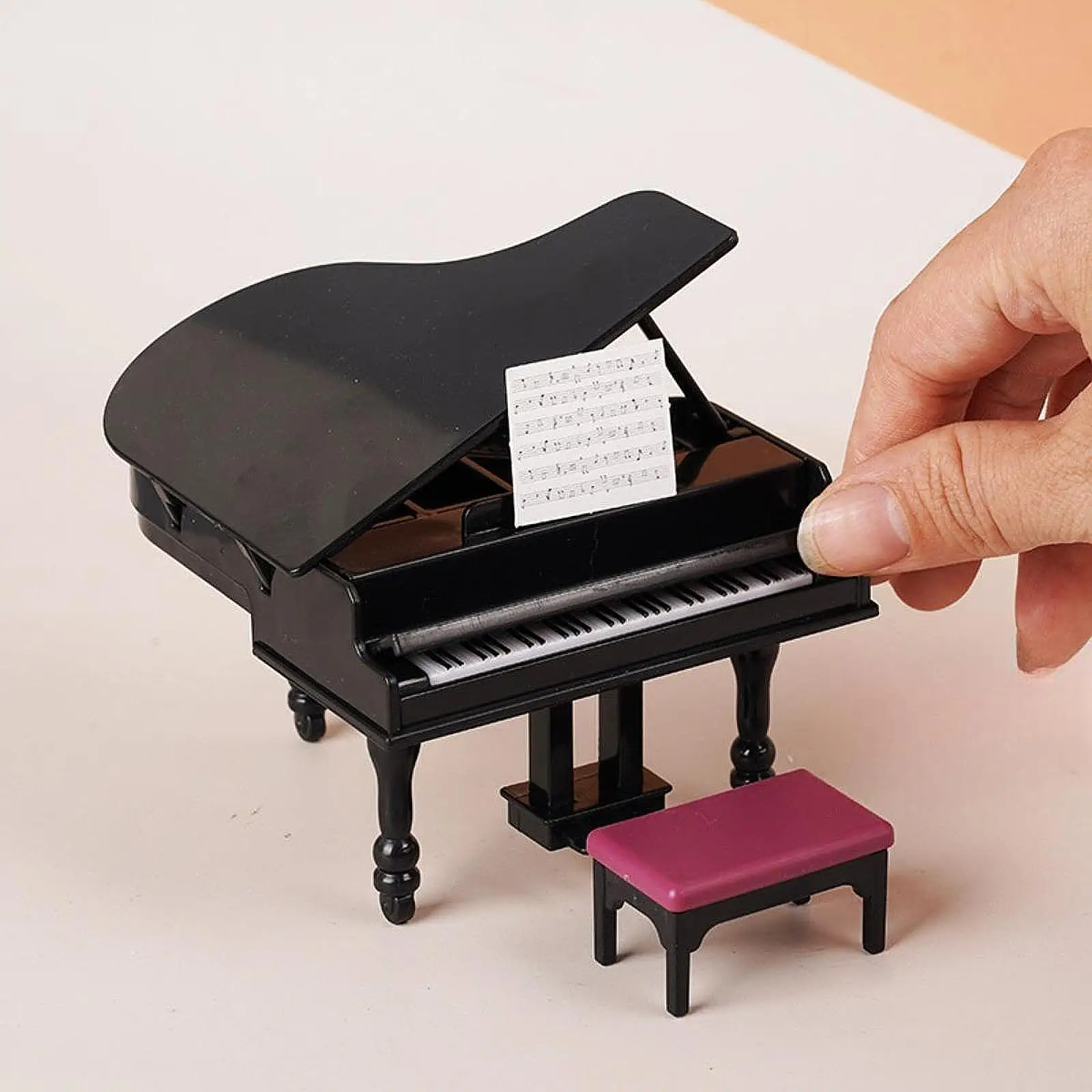 Dollhouse Miniature Piano Acessório, Decoração, Presentes de Aniversário Infantil, 1:12