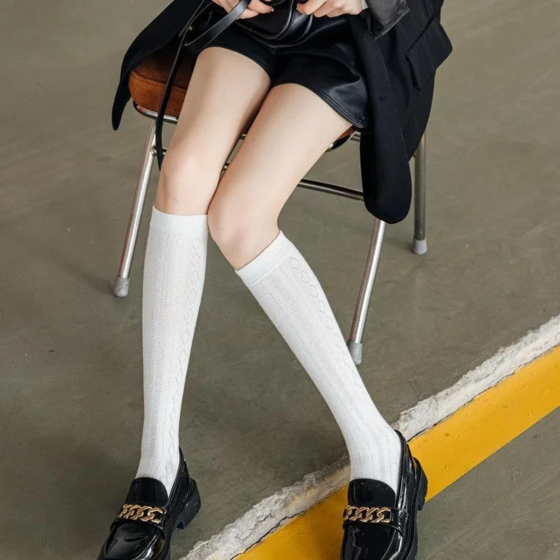 Calcetines finos para mujer Calcetines hasta la rodilla de color sólido blanco y negro Calcetín hasta la pantorrilla estilo Lolita JK