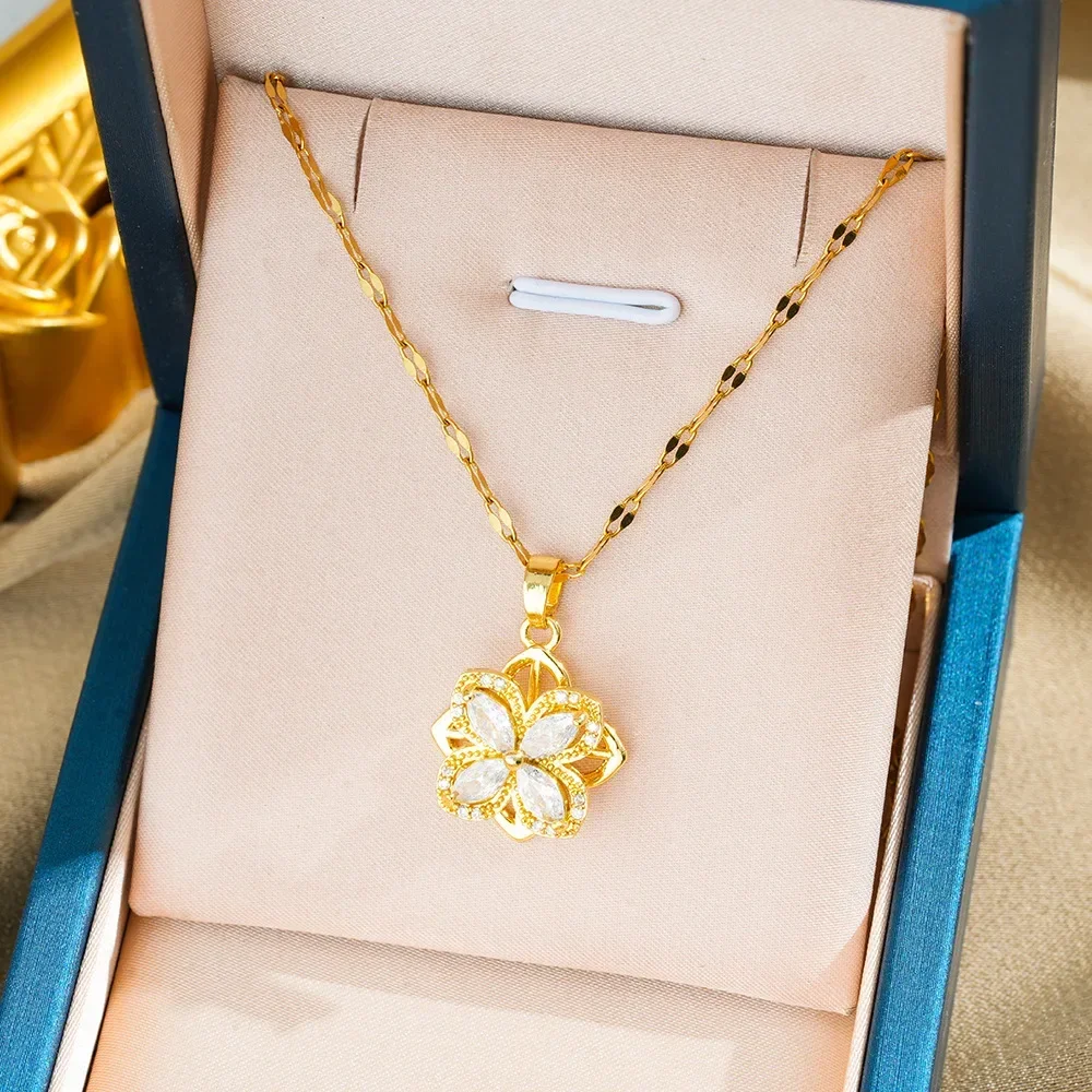 2025 new A set of women's necklace rings featuring a rotating four-leaf flower set with zircon titanium steel