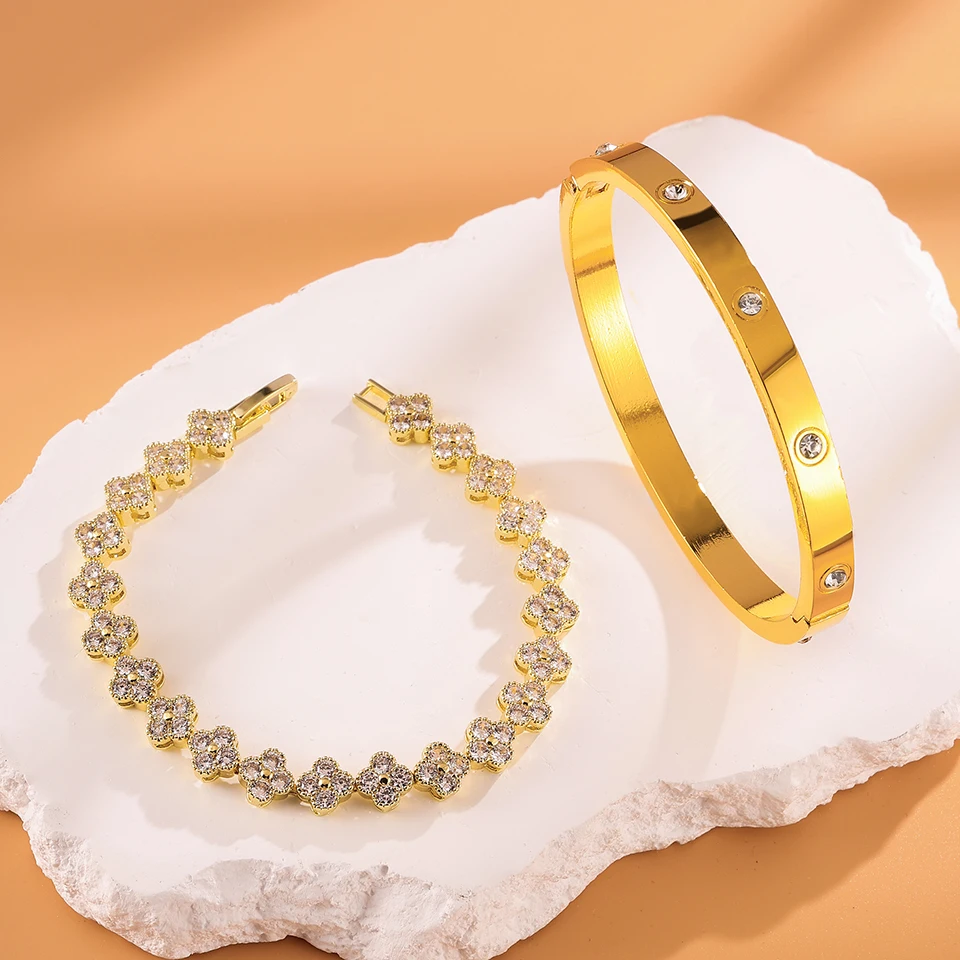 2PCS ملونة لامعة الزيركون خمس أوراق زهرة مكدسة سوار أساور عالية الجودة 18K مطلي بالذهب الفولاذ المقاوم للصدأ هدية المجوهرات