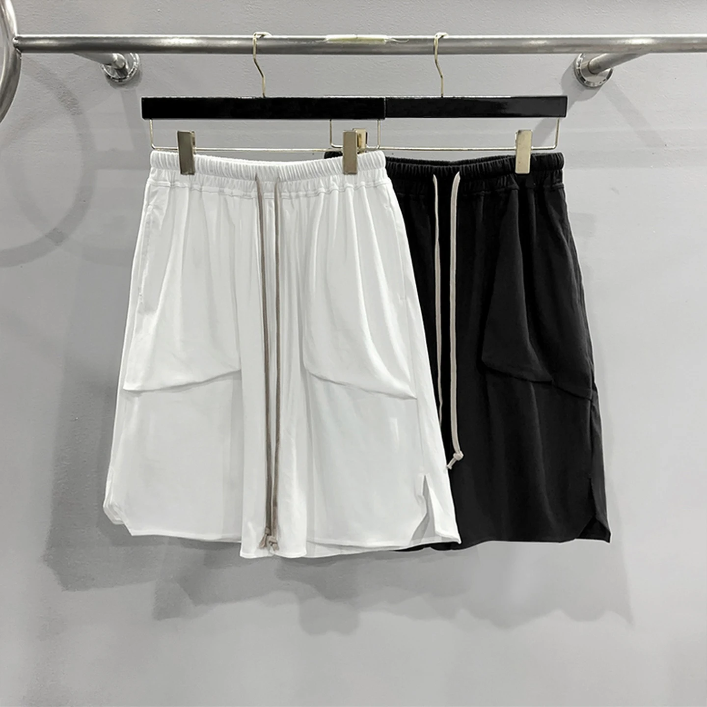 

Летние повседневные свободные тонкие мужские шорты с двумя боковыми разрезами, однотонные, модные, длиной до колена, бренд Angel Bae