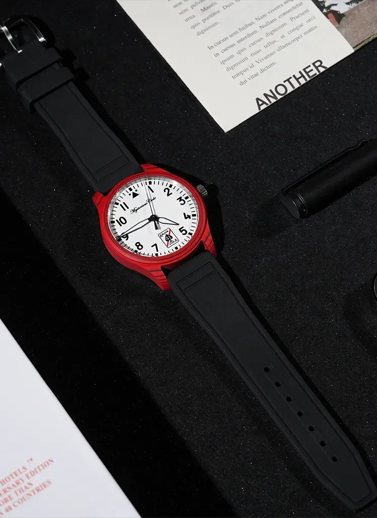 Часы наручные из углеродного волокна с сапфировым стеклом, 50 м