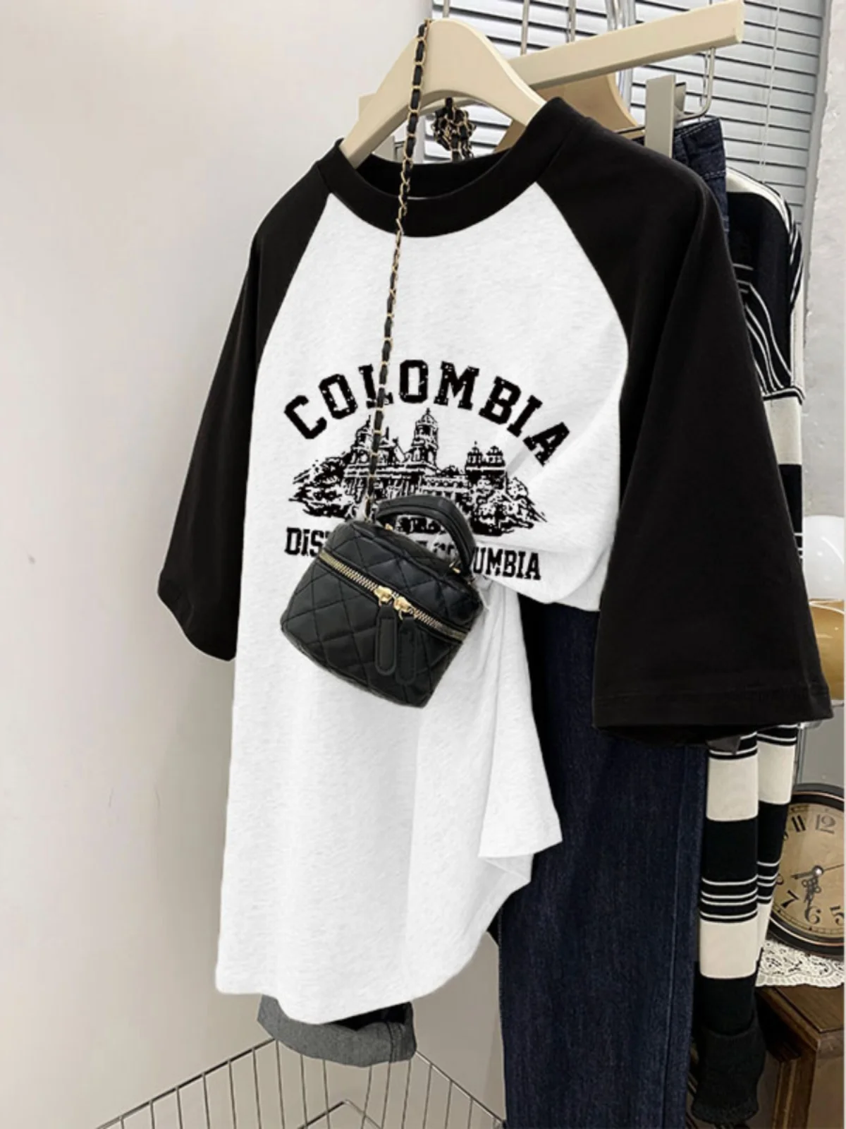 순수 코튼 반팔 티셔츠 여성 여름 2024 새로운 스타일 틈새 디자인 슬리밍 컬러 차단 루즈 피트 슬리밍 탑 