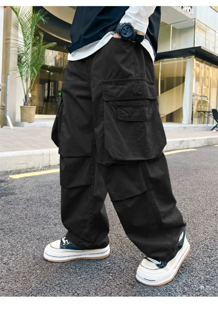 Kinder Cargo-Hose in Schwarz-Khaki mit Taschen für Jungen im Alter 5-14 Jahre, Baumwolle, Y2K-Stil, gerade geschnitten. – Detail 9