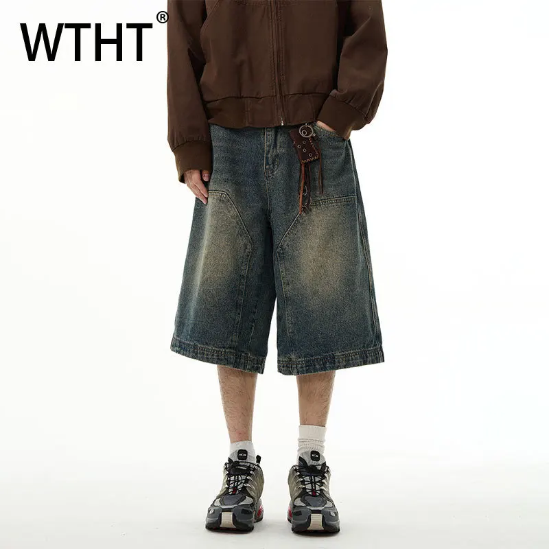

Мужские джинсовые шорты WTHT Fashion с эффектом потертости и пэчворком, винтажный дизайн, широкие штанины, свободный крой, лето 2026, модель 2A2971