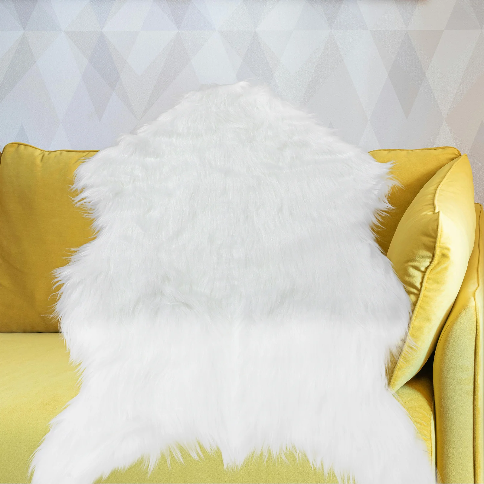 

Faux Sheepskin Seat Pad White Soft Warm Chair Cover For Armchair Living Room Bedroom Floor Use Laminate Wood Tiles Area