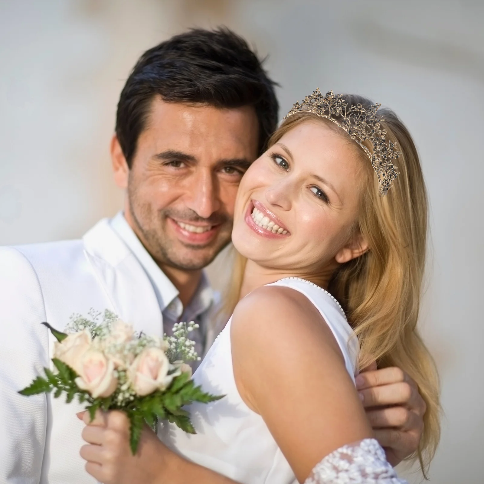 

Свадебная корона Элегантная свадебная тиара для выпускного вечера для подружек невесты День рождения Головной убор с драгоценными камнями Свадебные короны Корона для выпускного вечера