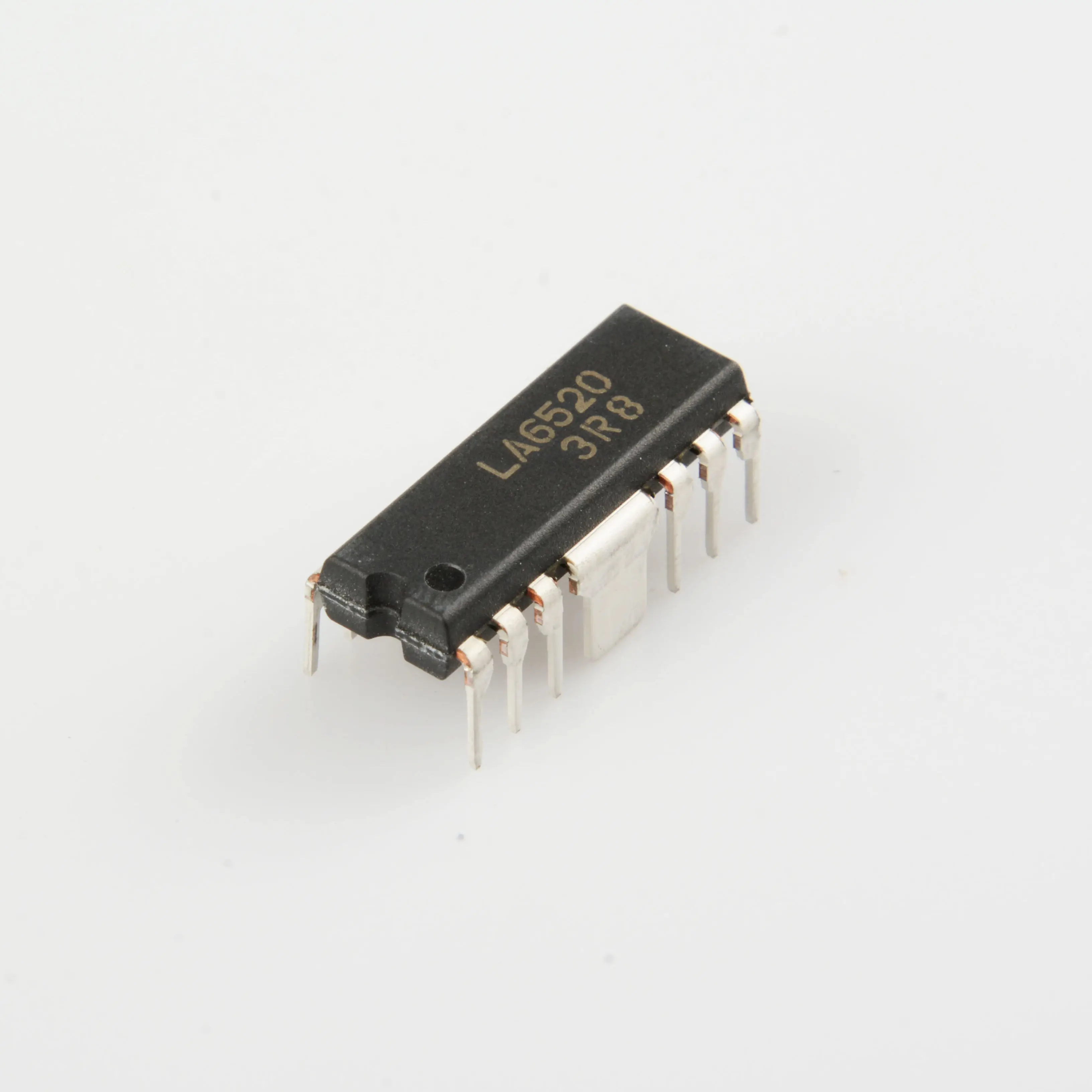 Original LA6520 Dual In-Line DIP Triple Power Output Operational Amplifier IC