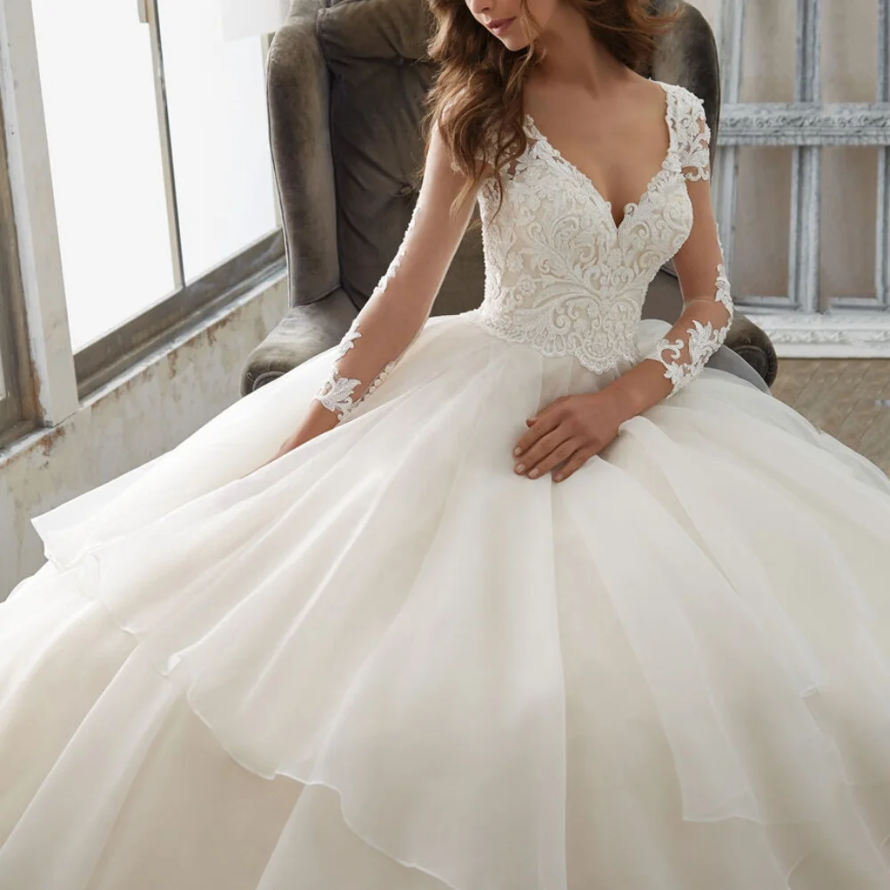 

Customized A Line Wedding Dresses Tulle Elegant Button Bride Dress Lace Applique Gowns Court Train Vestidos De Novia