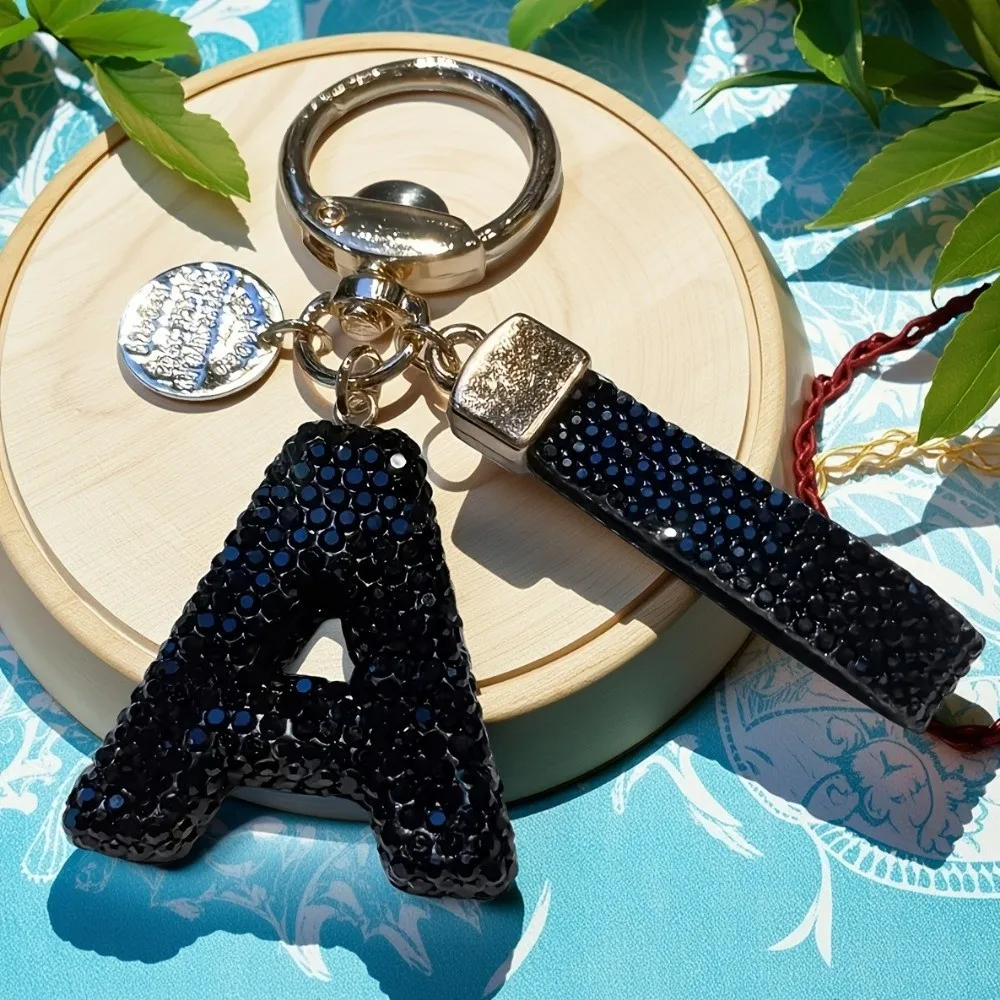 Stylish Lucky Charm Letter Key Chain Luxury Shiny Crystal Letter Pendant Ornaments Key Ring Bag Hanging Men Accessory