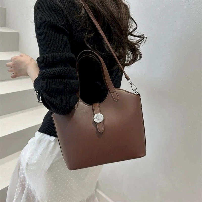 

Сумки на плечо для женщин, однотонные универсальные многоразовые сумки через плечо в корейском стиле, новые нишевые офисные женские сумки из искусственной кожи, повседневные роскошные сумки-тоут