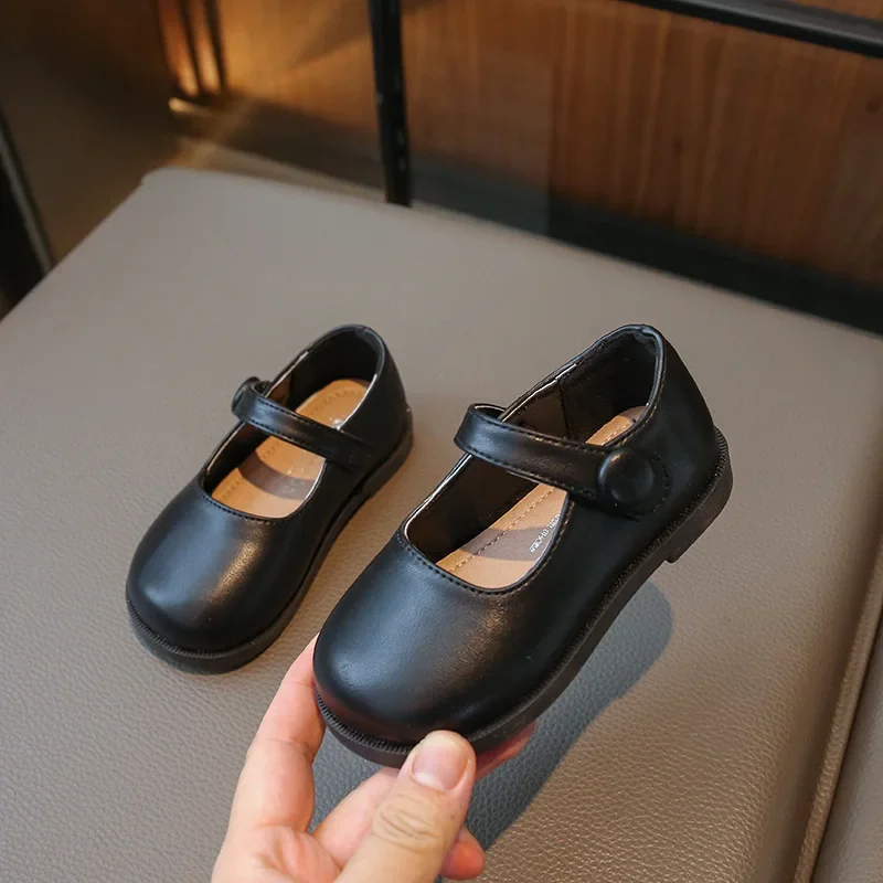 

Весенне-осенняя обувь в британском стиле на мягкой подошве для девочек, корейская версия, обувь принцессы, детская кожаная обувь, детские туфли-бини на липучке