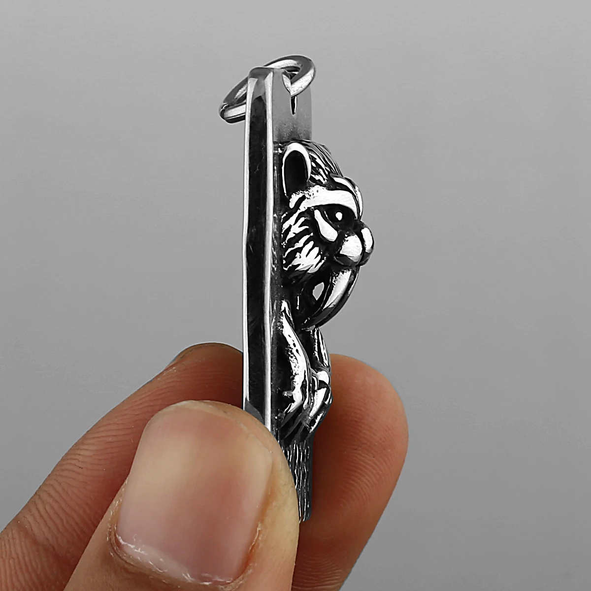 316L Stainless Steel Men's Necklace Domineering Sabre Tooth Tiger Fashion Amulet Biker Pendant Jewelry Boyfriend Gift Wholesale